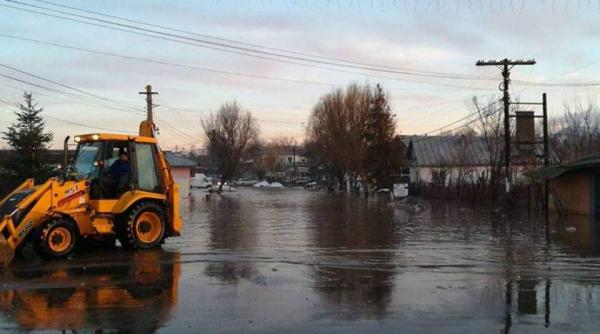 alerta de inundatii in teleorman mai multe strazi si case au fost inghitite de ape