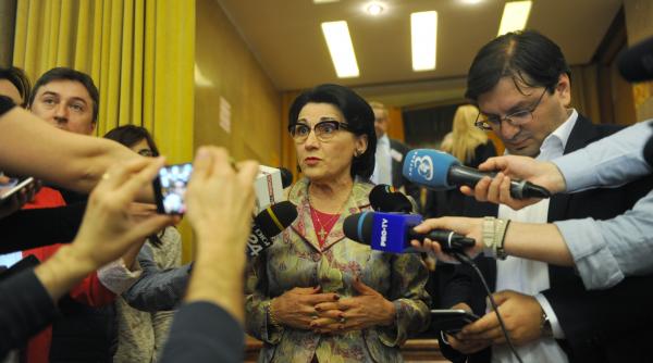 nicolae banicioiu si ecaterina andronescu si au retras candidaturile congresul e un simulacru