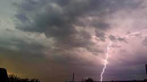 alerta anm meteorologii au emis cod galben de ploi descarcari electrice si vant in mai multe judete din vestul tarii