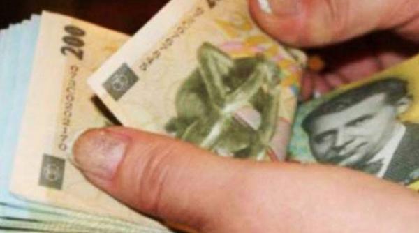 incredibil un barbat din vrancea a fost prins la un targ in timp ce facea cumparaturi cu bani trasi la xerox