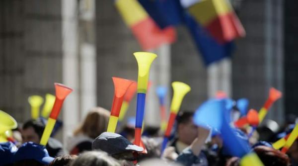 functionarii publicii ies in stada nemultumiti de modul in care s a aplicat legea salarizarii