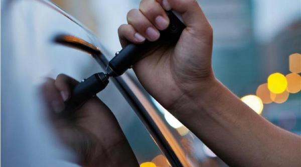 gadgetul auto care te scoate din incurcatura