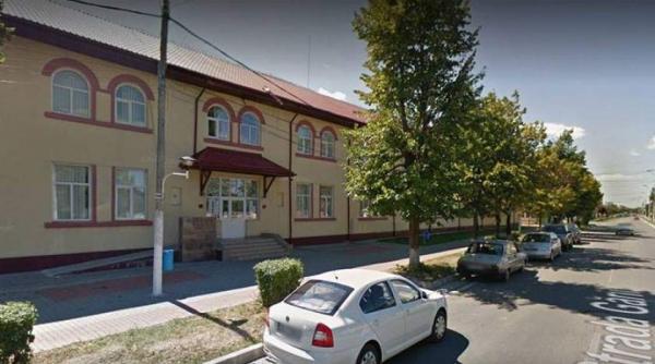 socant un pervers a fost prins in flagrant in timp ce se masturba in fata unei scoli din dambovita