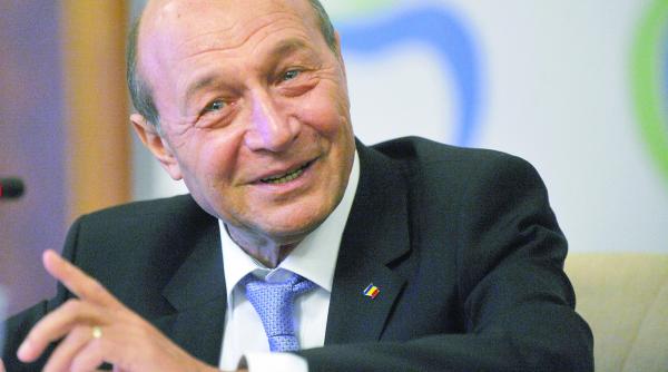 basescu trece unirea pe langa romania