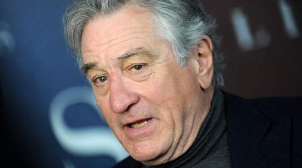 donald trump criticat dur de robert de niro a absolvit universitatea din pennsylvania dar e in continuare idiot