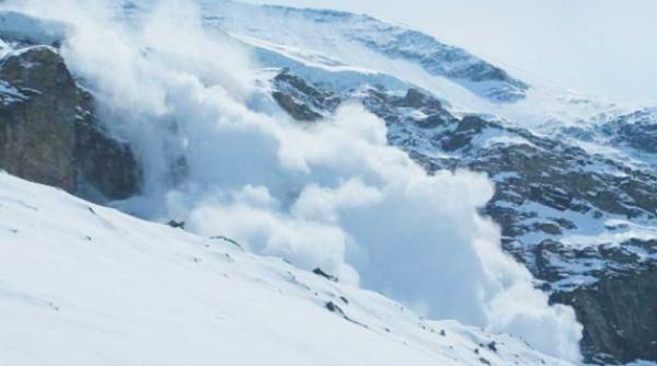 salvamont avertizeaza risc ridicat de producere de avalanse in zona montana inalta