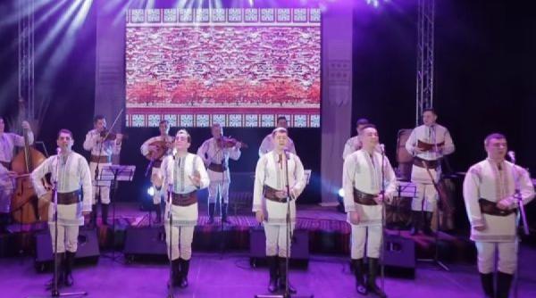 cei 100 de primari din republica moldova care au semnat declaratia de unire cu romania vin la spectacolul din suflet romanesc