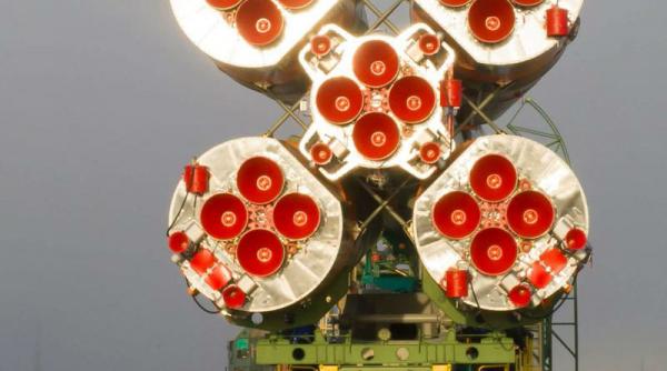 soyuz ms 08 a plecat spre iss avand la bord mingea cu care se va juca la cm de fotbal din rusia