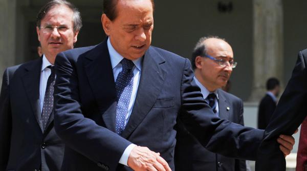 silvio berlusoni in mijlocul unei anchete care cerceteaza modul in care fostul premier italian a vandut clubul ac milan