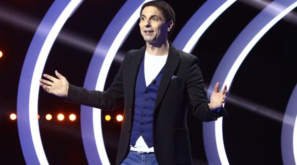 un antrenor de tenis si sotia lui vor sa ajute cateva familii nevoiase cu banii de la guess my age ghiceste varsta