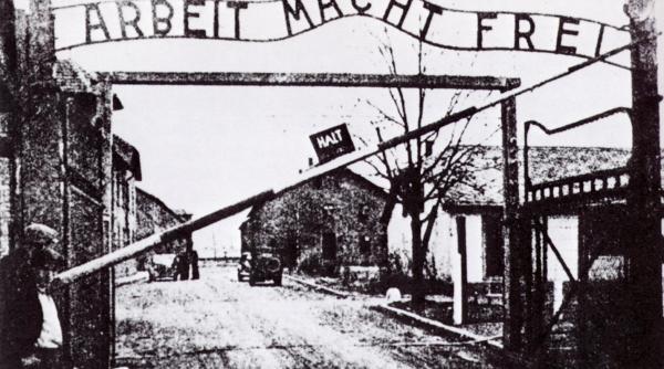 un israelian a urinat pe un monument din fostul lagar de concentrare de la auschwitz