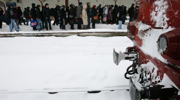 72 de trenuri anulate vineri seara din cauza conditiilor meteo nefavorabile