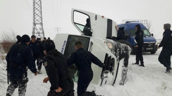 microbuz rasturnat la bratesti