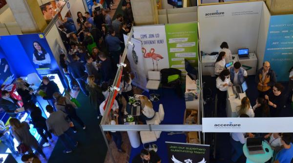 revolutie in recrutare se cauta critici si creativi