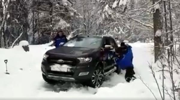 turisti blocati in zapada la sinaia pe drumul cotei