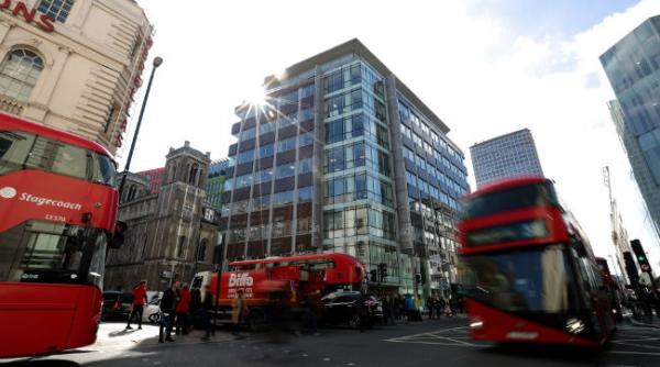 perchezitii la sediul cambridge analytica la o saptamana de la izbucnirea scandalului datelor personale a 50 de milioane de oameni