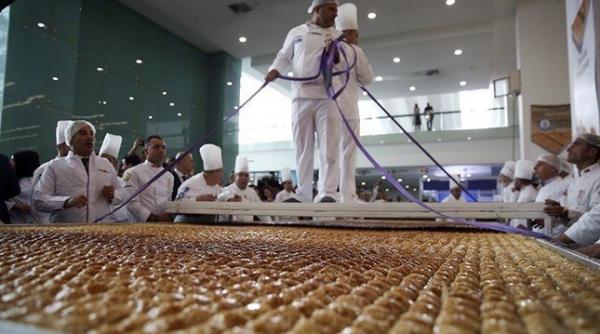 cofetarii turci au pregatit o baclava demna de cardea recordurilor