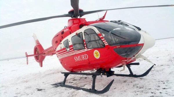 salvamontistii evacueaza o persoana accidentata in zona sambata din muntii fagaras