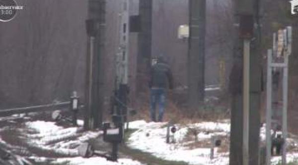 incredibil un tanar din ploiesti este in coma dupa ce a traversat calea ferata cu castile in urechi