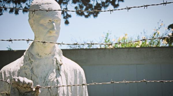 doi barbati inculpati la paris pentru crima cu caracter antisemit dupa uciderea unui supravietuitoare a holocaustului