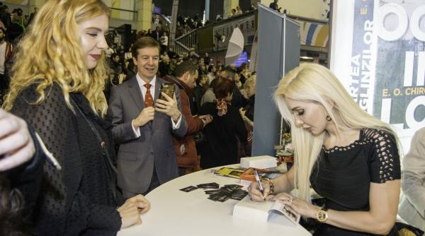 ioana lee cum m am reindragostit de romania