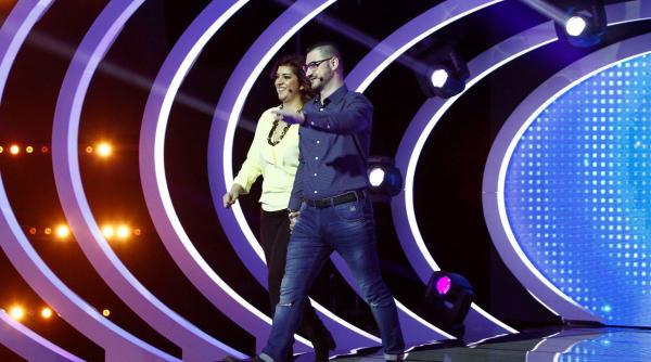 doi soti vor sa si deschida un salon de masaj si coafura cu banii de la guess my age ghiceste varsta