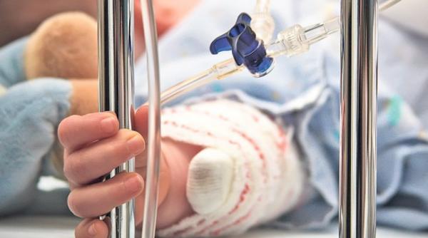 incident incredibil un copil si a amputat doua degete dupa ce a sarit de la o trambulina