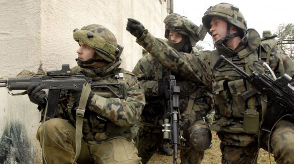 rusia a criticat militarizarea crescanda a poloniei