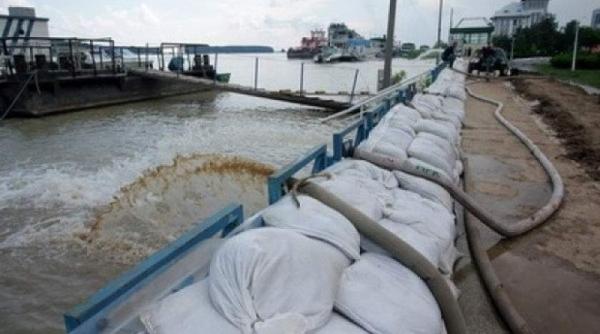 alerta maxima pe dunare apele au depasit cota de atentie la galati si au inundat deja faleza