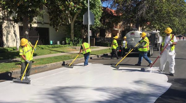 de ce strazi din los angeles sunt vopsite in alb