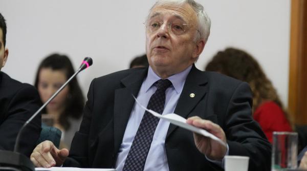 ne pandeste o criza foarte dureroasa aproape ca in 2008