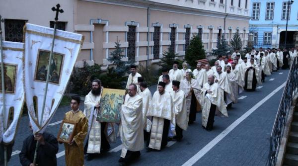 procesiune de florii pe strazile din centrul vechi al orasului