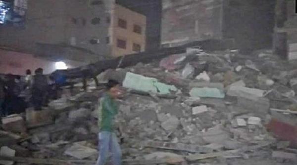 clipe de cosmar in india un hotel s a prabusit dupa ce a fost izbit de o masina iar 10 oameni au murit