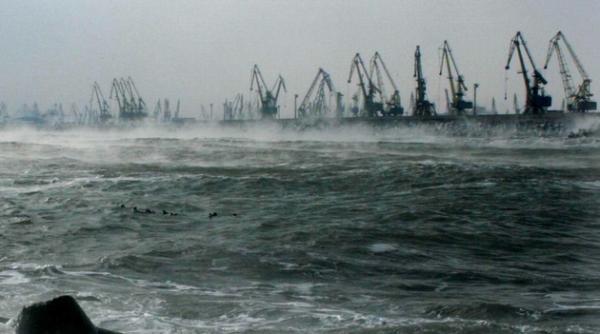 cod galben de vant puternic in judetele constanta si tulcea pana la ora 13 00