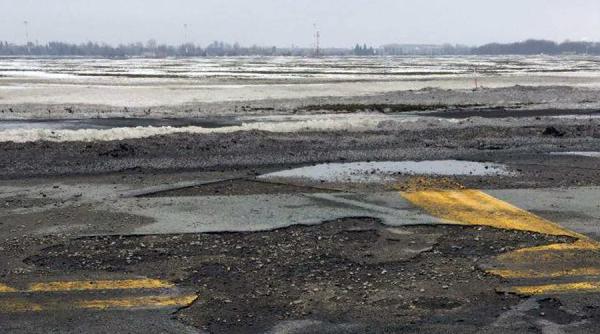 incident deosebit de grav pe aeroportului otopeni o bucata dintr o pista s a desprins