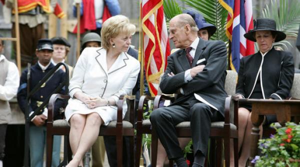 printul philip sotul reginei elisabeta a ii a spitalizat pentru o operatie la sold