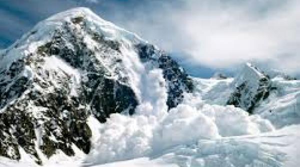 alerta in prahova risc ridicat de avalansa pe platoul bucegi