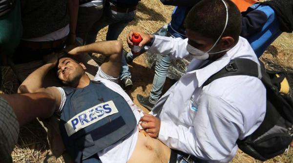 2 palestinieni au fost ucisi 250 raniti intre care si un jurnalist de militarii israelieni