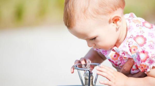 ce apa sa bem apa de la robinet sau imbuteliata