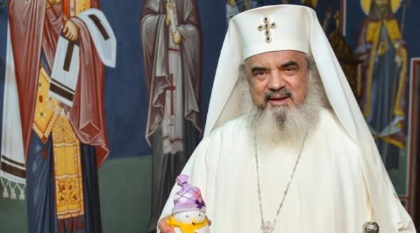 patriarhul daniel in pastorala de pasti rastignirea moartea si invierea domnului taina iubirii preasfintei treimi fata de om
