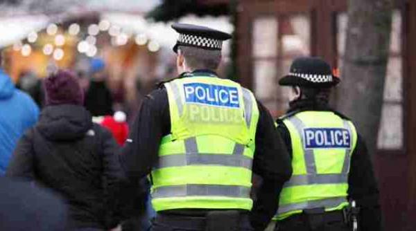 un britanic a ramas socat de ce a gasit in baia sa a chemat imediat politia