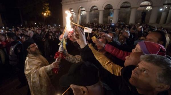 lumina sfanta a ajuns in romania adusa cu avionul de la ierusalim