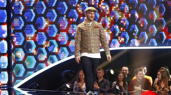 macanache face reuniune de familie de paste singurul lucru care nu ii convine lui macanache cel de acum este ca nu mai am timp sa stau cu parintii cu prietenii