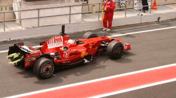 formula 1 mecanicul ferrari accidentat de raikkonen operat cu succes