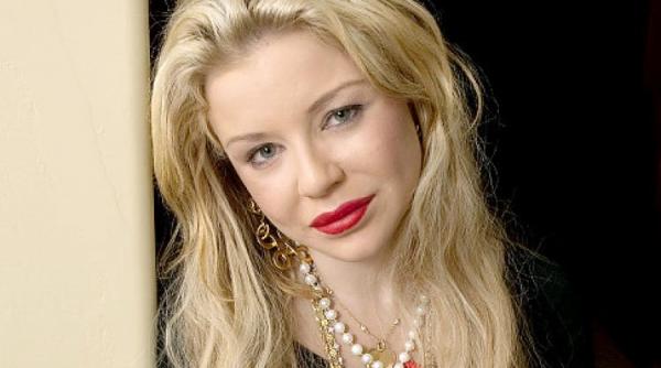 viata bietei fete bogate casey johnson