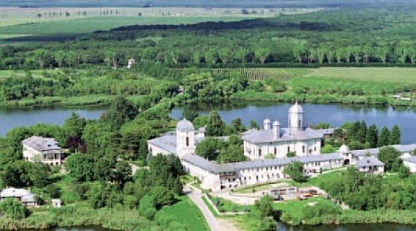 cernica istoria unui sfant lacas de la credinciosul lui mihai viteazul la preotul de credinta al lui al i cuza