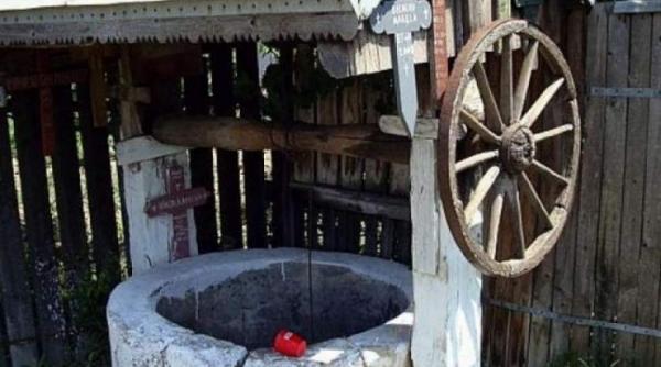 drama in dambovita o batrana a cazut in fantana din curtea casei si a murit