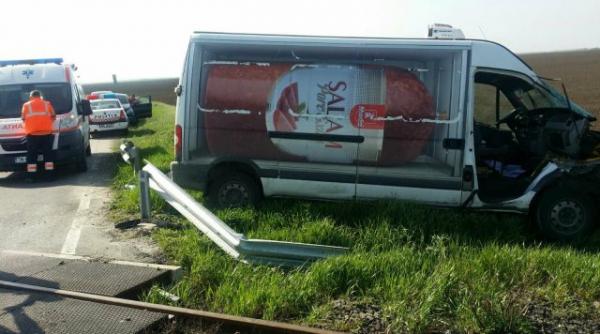 rafic feroviar blocat intre comlosu mare teremia mare in urma unui accident intre un tren si o autoutilitara