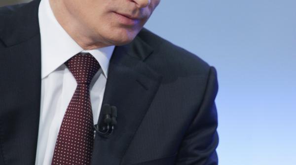 vladimir putin il atentioneaza pe macron impotriva oricarei actiuni necugetate si periculoase in siria