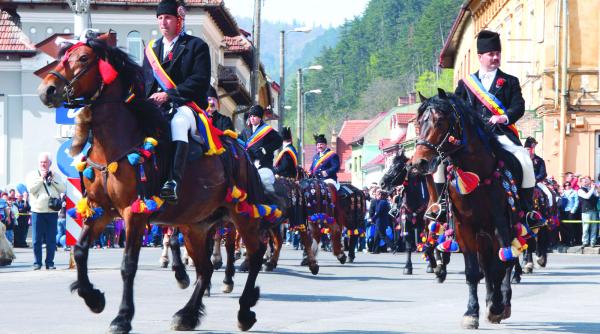 25 000 de spectatori la parada junilor